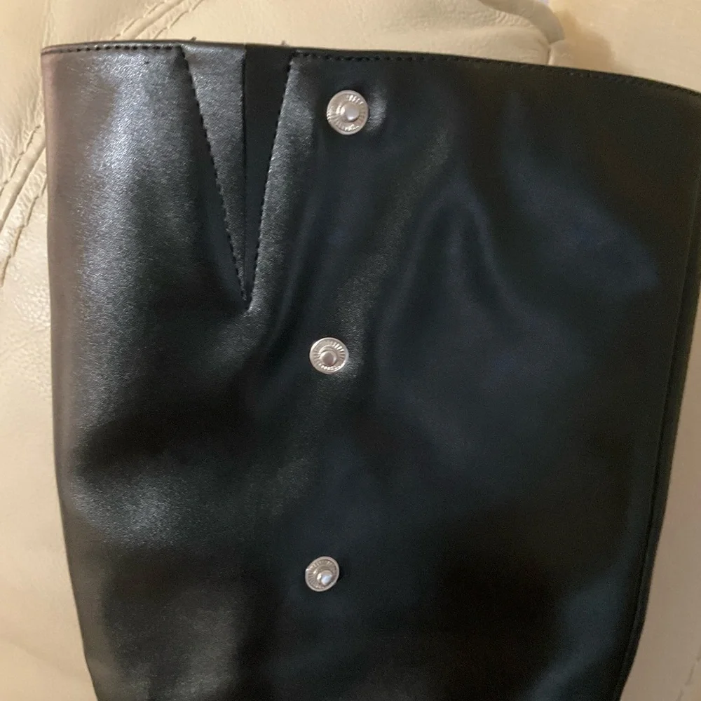 Amazon Essentials Black slouching boots. Metallic Accents - Picture 2 of 14